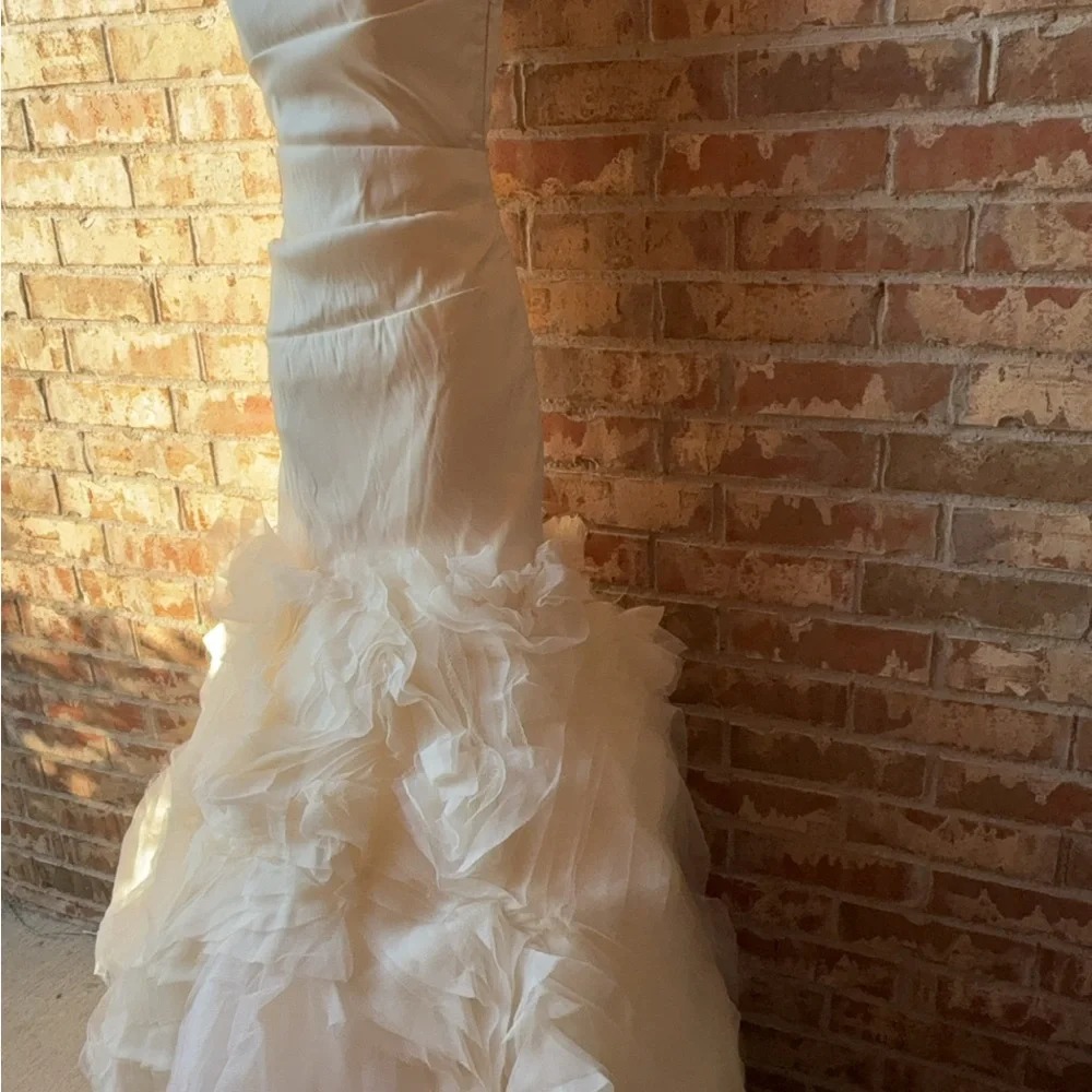 Vera Wang Kathleen Strapless Cream wedding Gown size 4 - Picture 10 of 14